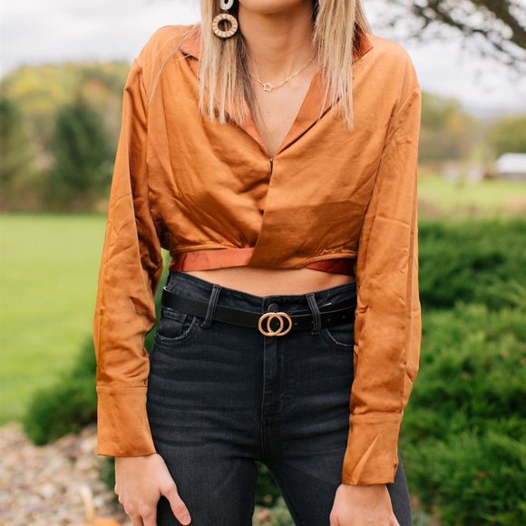 🆕 CROPPED SATIN WRAP TOP - Picture 1 of 5